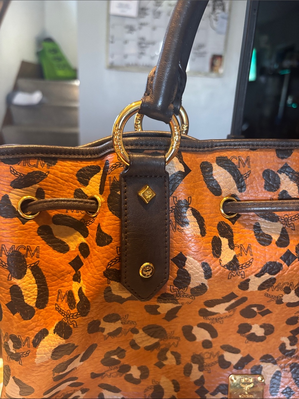 MCM limited edition Leopard-Print Leather 2way in Brown and Black - Picture 4 of 17